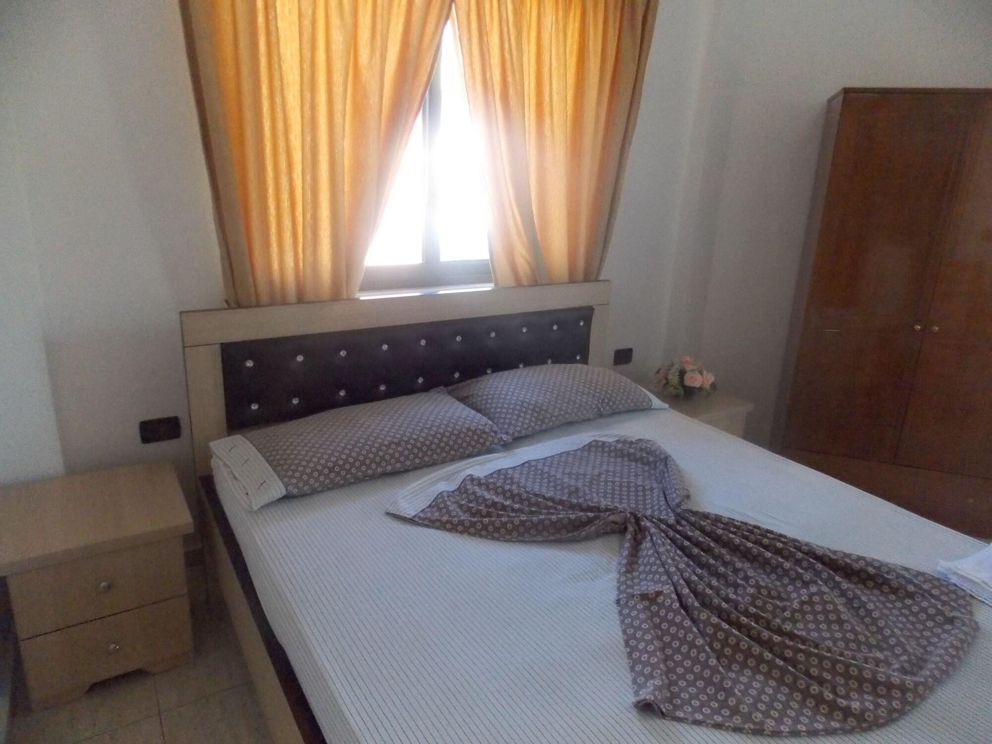 Blue Residence Sarandë エクステリア 写真