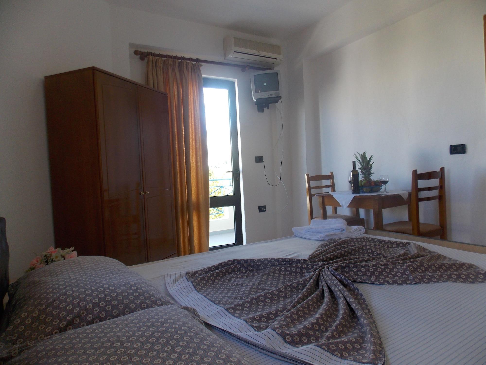 Blue Residence Sarandë エクステリア 写真