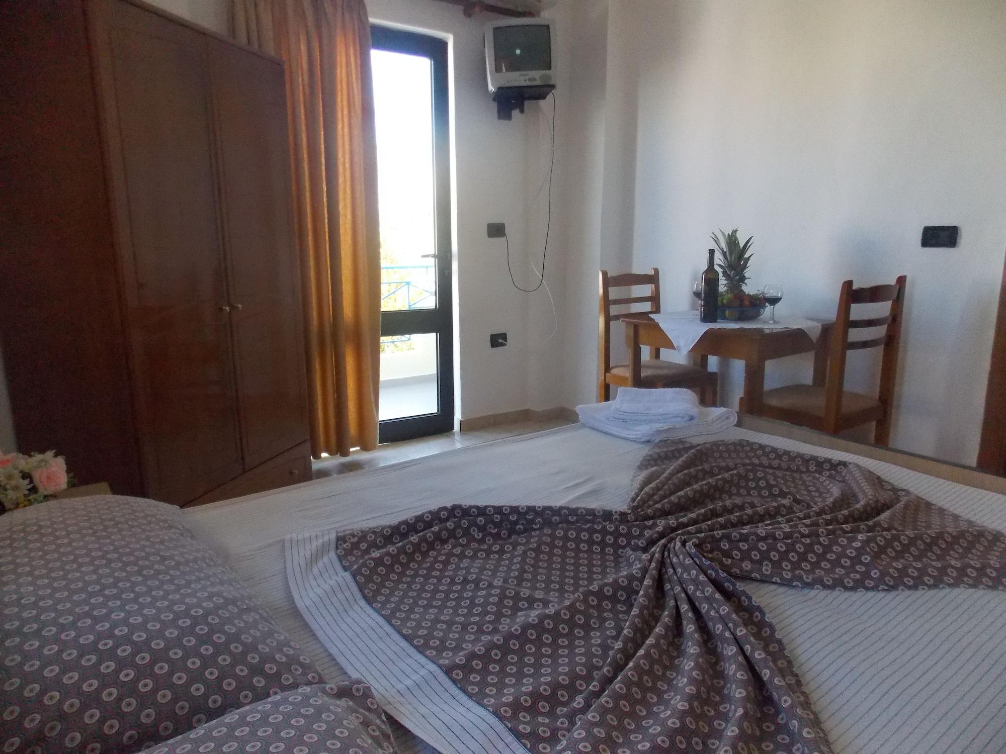 Blue Residence Sarandë エクステリア 写真