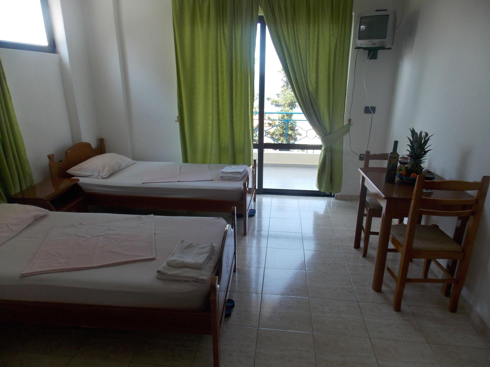 Blue Residence Sarandë エクステリア 写真
