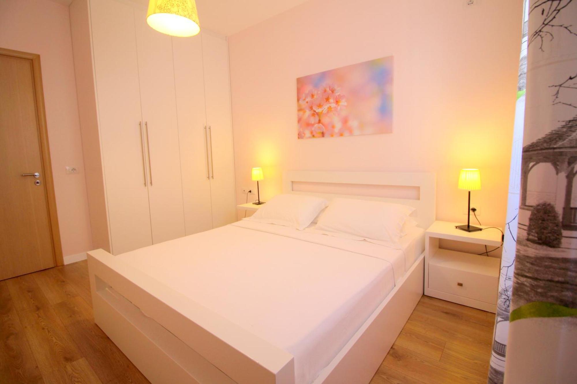 Blue Residence Sarandë エクステリア 写真
