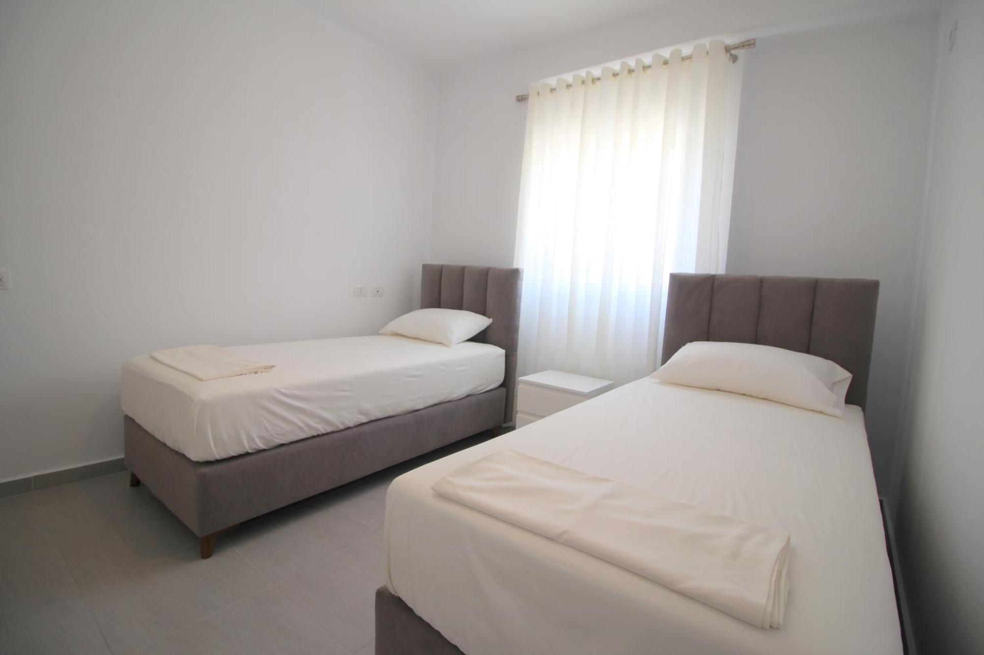 Blue Residence Sarandë エクステリア 写真