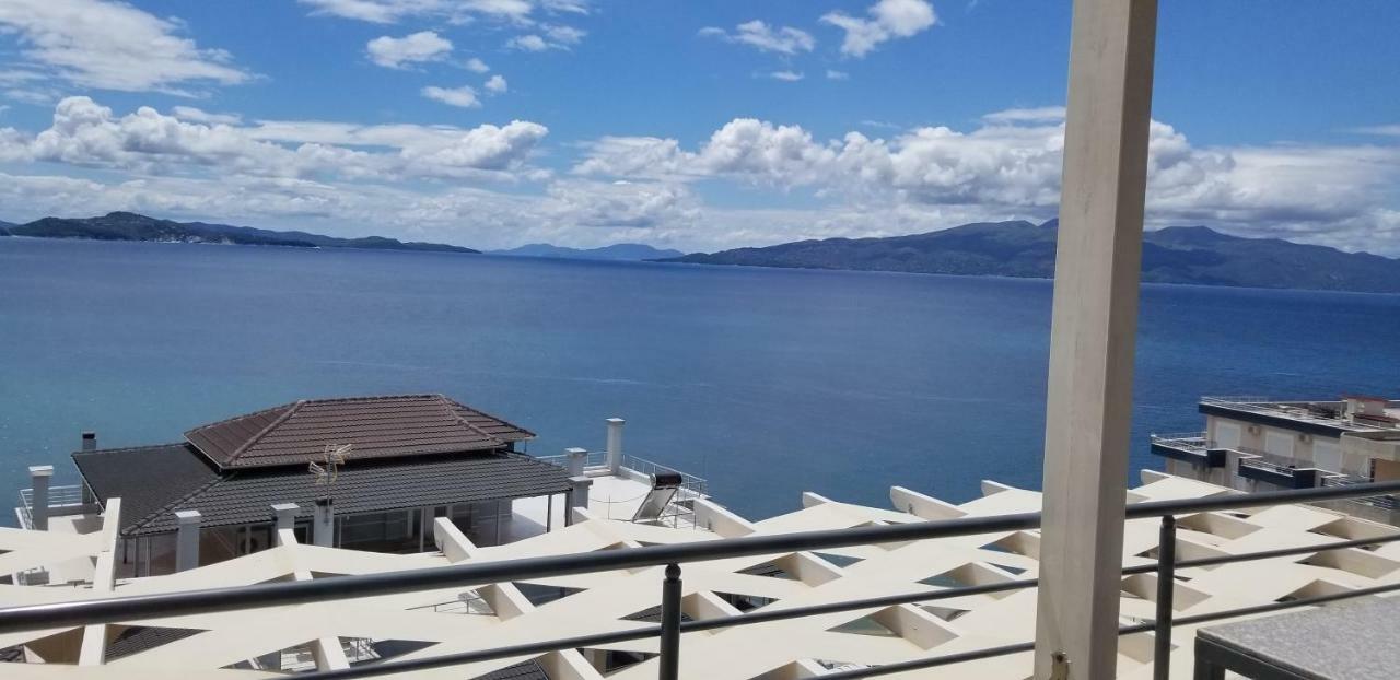 Blue Residence Sarandë エクステリア 写真